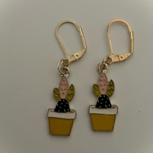 Handmade gold cactus earrings - Picture 2 of 7